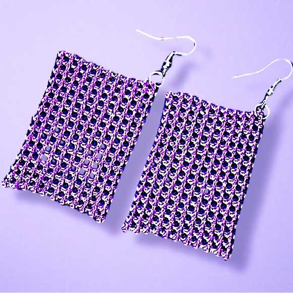 Purple and silver Sequin Dangle Earrings NWT - Picture 3 of 4